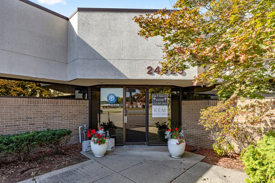 More Photos Of 24825 Michigan Ave, Dearborn Office For Lease