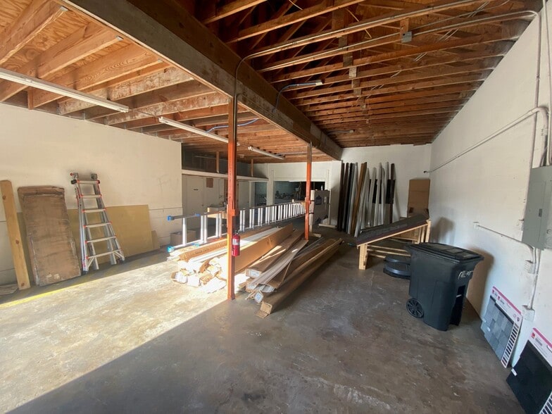 More Photos Of 1500 Main St NE, Palm Bay Light Distribution For Sale