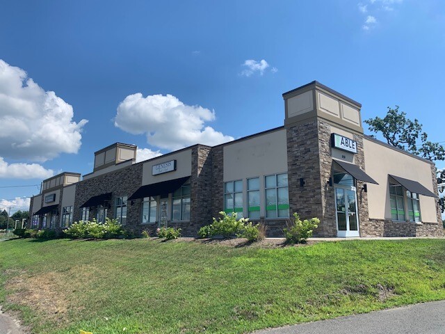 More Photos Of 959 New Loudon Rd, Latham Freestanding For Lease