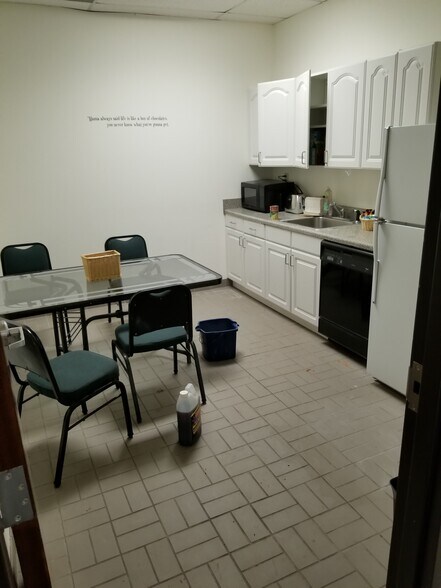 More Photos Of 5730 Oakbrook Pky, Norcross Distribution For Lease