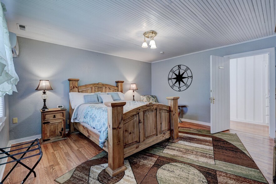 More Photos Of 3500 N Coltrane Rd, Forest Park Specialty For Sale