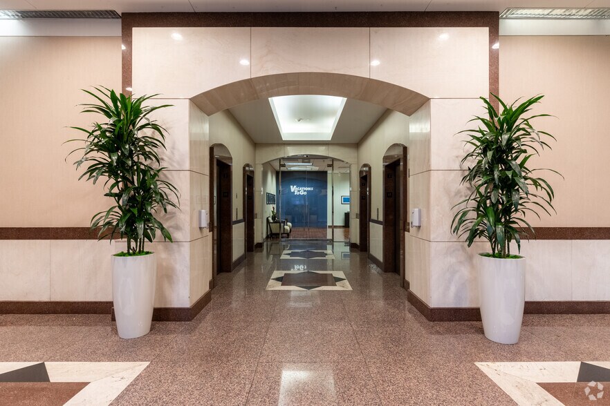 More Photos Of 5851 San Felipe St, Houston Office For Lease