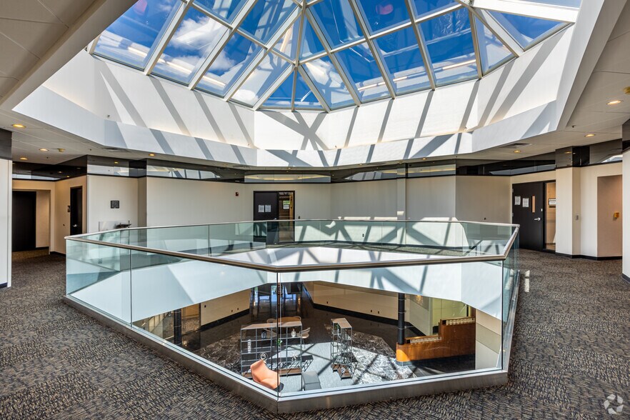 More Photos Of 16025 W 113th St, Lenexa Unknown For Lease