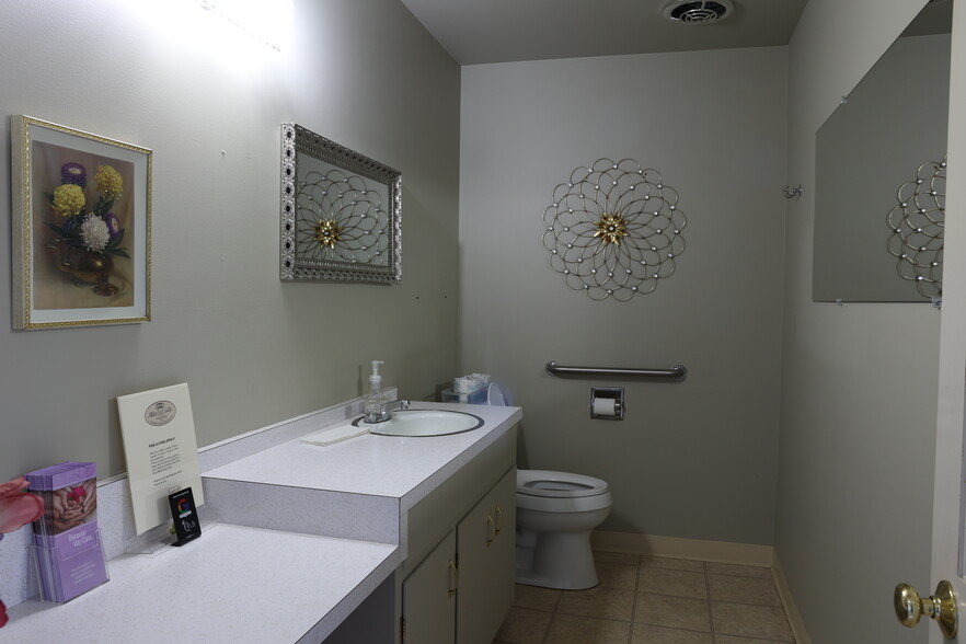 More Photos Of 4321 Sonoma Hwy, Santa Rosa Funeral Home For Sale