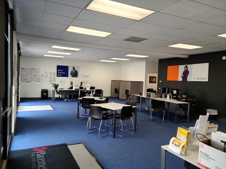 More Photos Of 1426 High St, Delano Storefront Retail Office For Lease