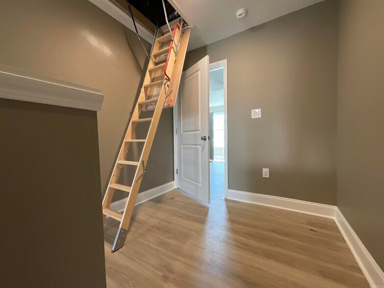 More Photos Of 405 & 407 E Center Street, Jacksonville Specialty For Sale