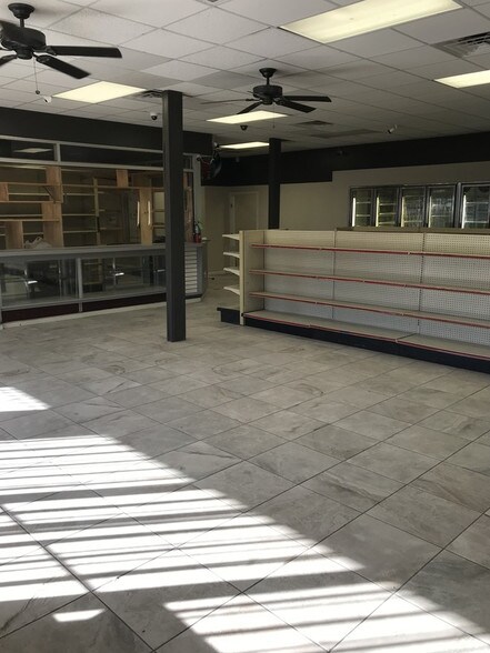 More Photos Of 7635 Ley Rd, Houston Freestanding For Sale