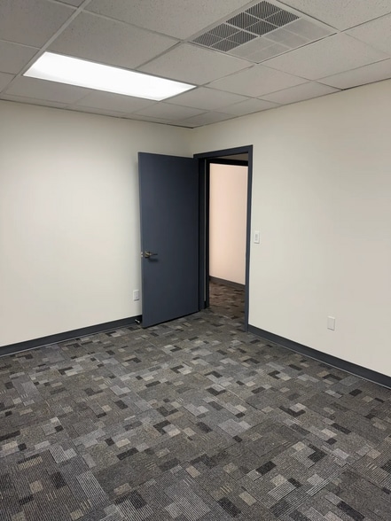 More Photos Of 500 Beacon Dr, Oklahoma City Manufacturing For Lease