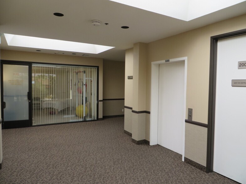 More Photos Of 41865 Boardwalk, Palm Desert Medical For Lease