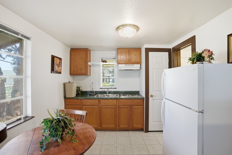 More Photos Of 18617 E State Highway 29, Buchanan Dam Apartments For Sale