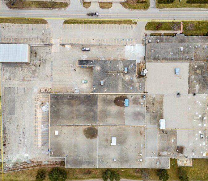 More Photos Of 100 Townline Rd, Tillsonburg Manufacturing For Lease