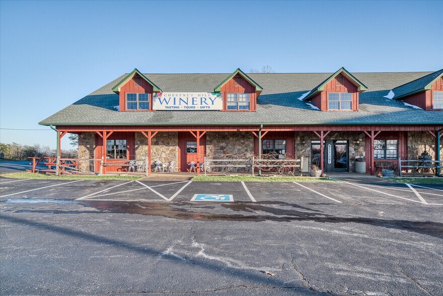 More Photos Of 78 Chestnut Hill Rd, Crossville Freestanding For Sale