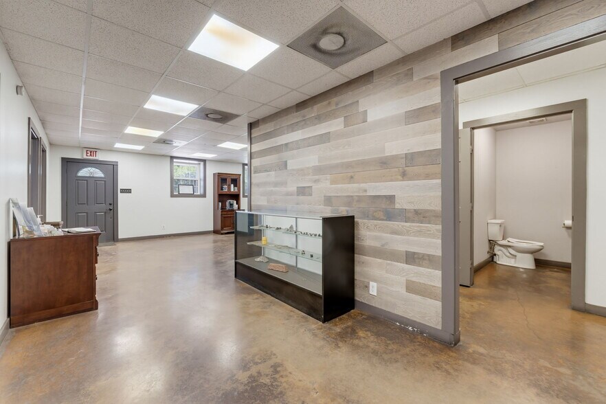 More Photos Of 20300 FM 963, Lampasas Manufacturing For Sale