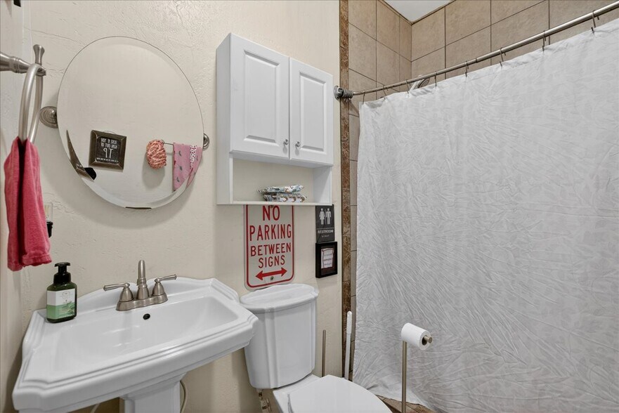 More Photos Of 7897 W Main St, Rathdrum Storefront Retail Residential For Sale