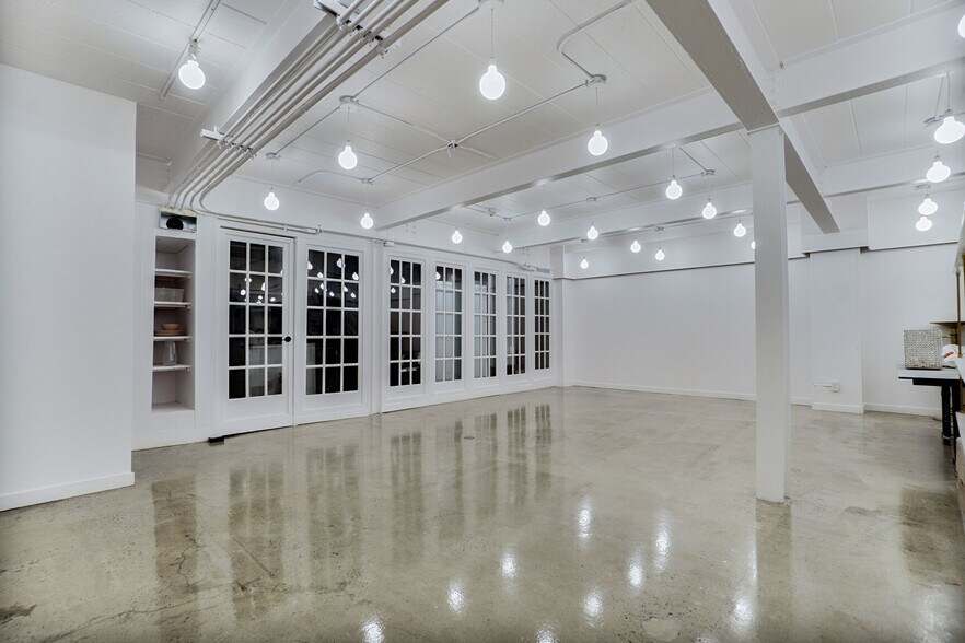 More Photos Of 7887-7889 Boul Saint-Laurent, Montréal Office For Lease