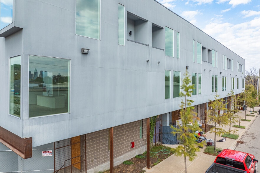 More Photos Of 707 W Commerce St, Dallas Apartments For Sale