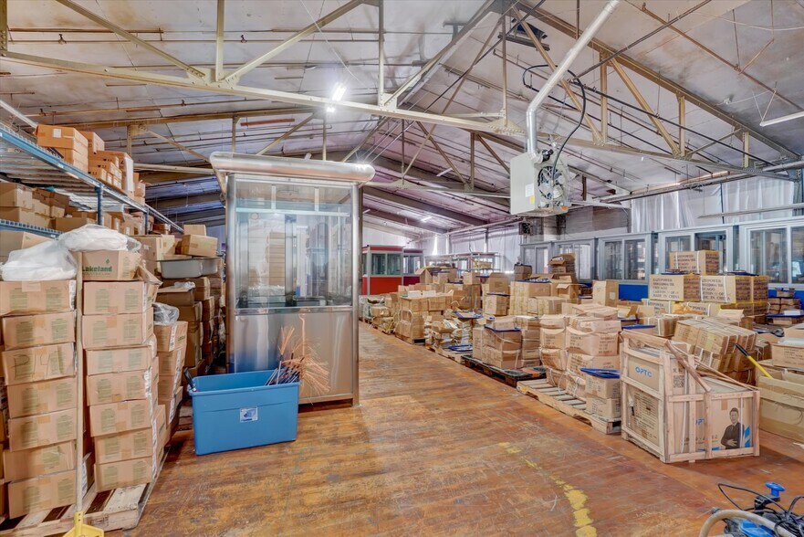 More Photos Of 25 Grand Ave, Red Lion Warehouse For Lease