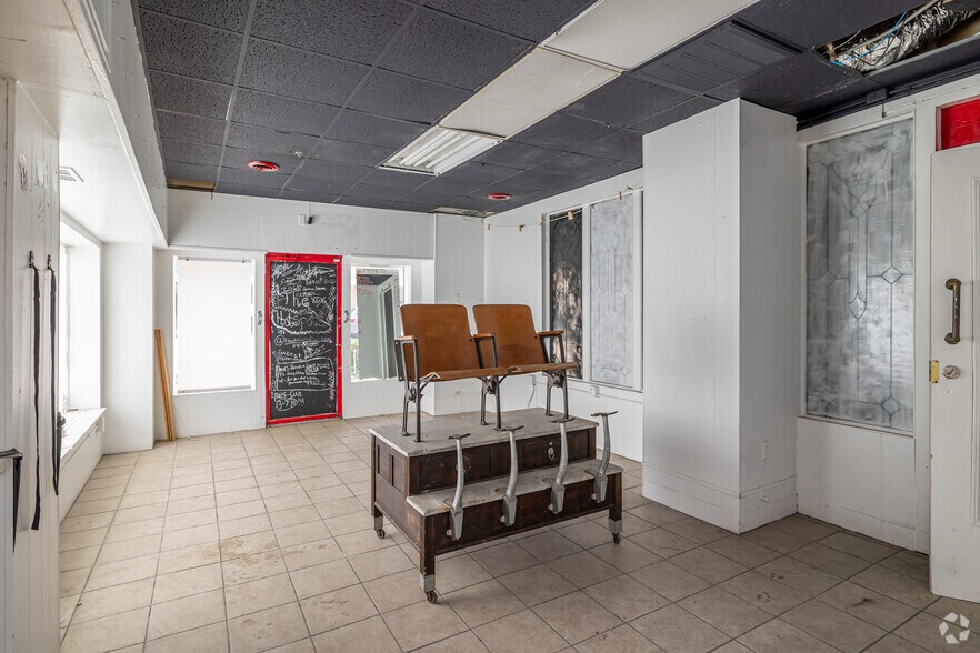 More Photos Of 523 Garrison Ave, Fort Smith Office For Sale