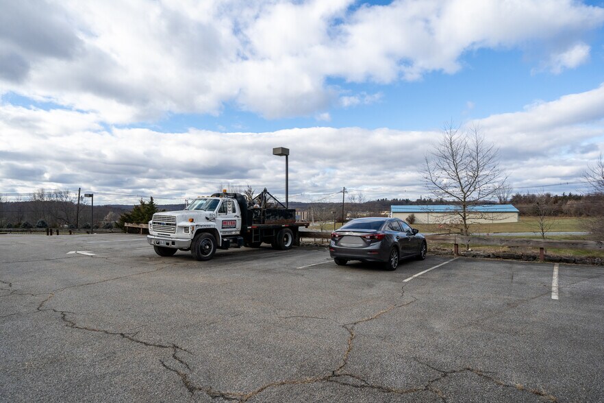 More Photos Of 10 Park Dr, Franklin Warehouse For Lease