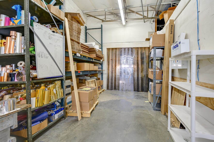 More Photos Of 2154 Irving Blvd, Dallas Light Distribution For Lease