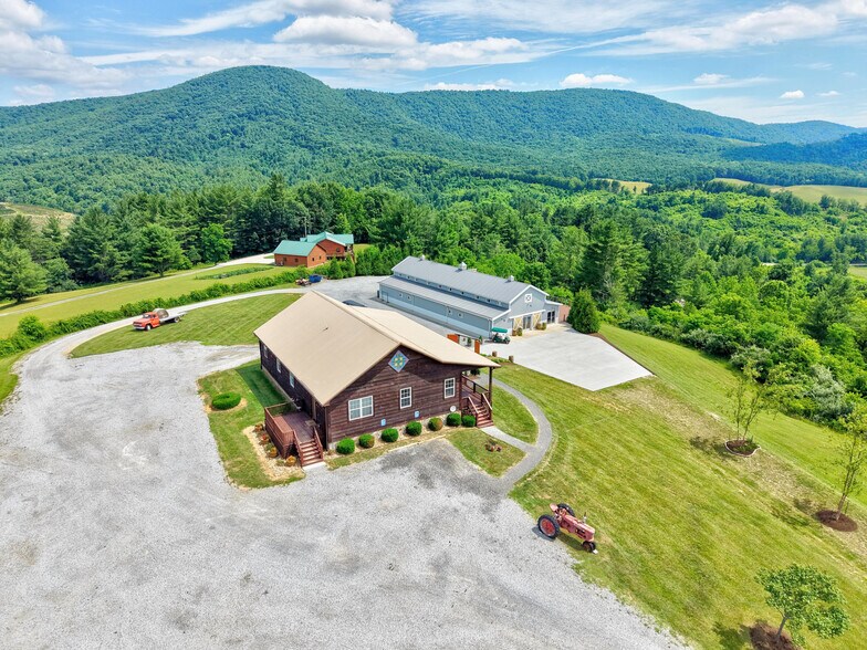More Photos Of 639 Wagon Wheel Rd, Elk Creek Lodge Meeting Hall For Sale