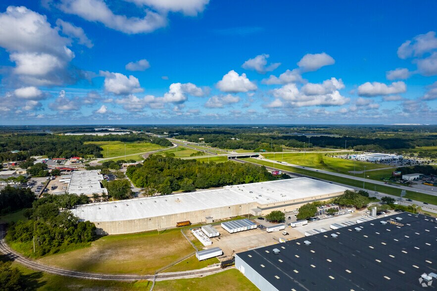 More Photos Of 5200-5225 Region Ct, Lakeland Distribution For Lease