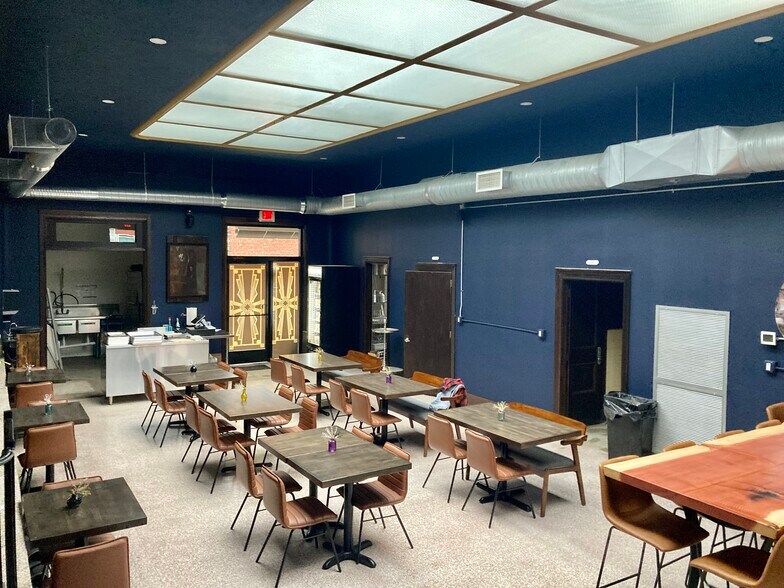 More Photos Of 171 Piedmont Ave, Bristol General Retail For Lease