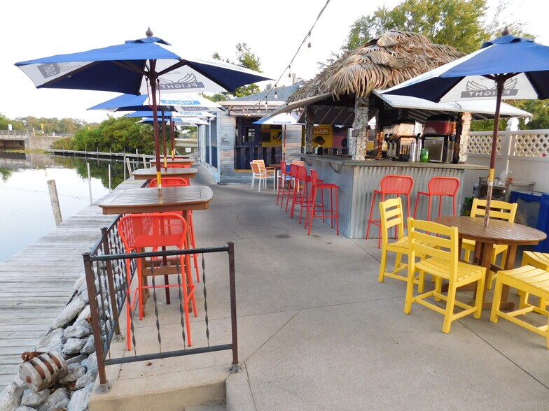 More Photos Of 5793 E Pickwick Rd, Syracuse Restaurant For Sale