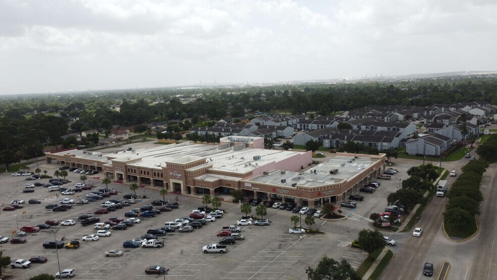 More Photos Of 12620 Woodforest Blvd, Houston Unknown For Lease