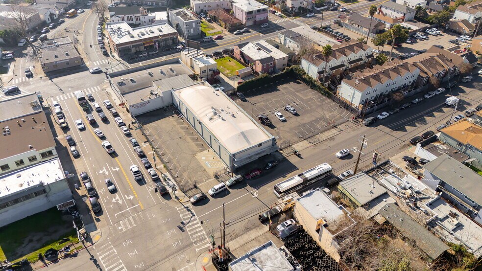 More Photos Of 6537 Foothill Blvd, Oakland Office For Lease