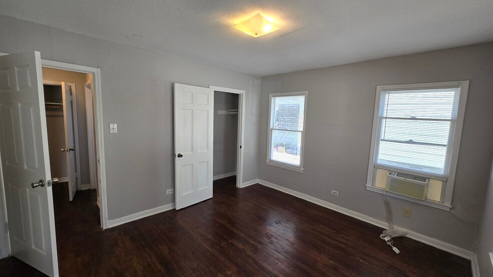 More Photos Of 323 Claremont Ave, San Antonio Multifamily For Sale