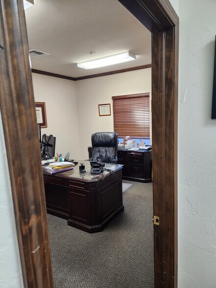 More Photos Of 27 E Ayers St, Edmond Office For Lease