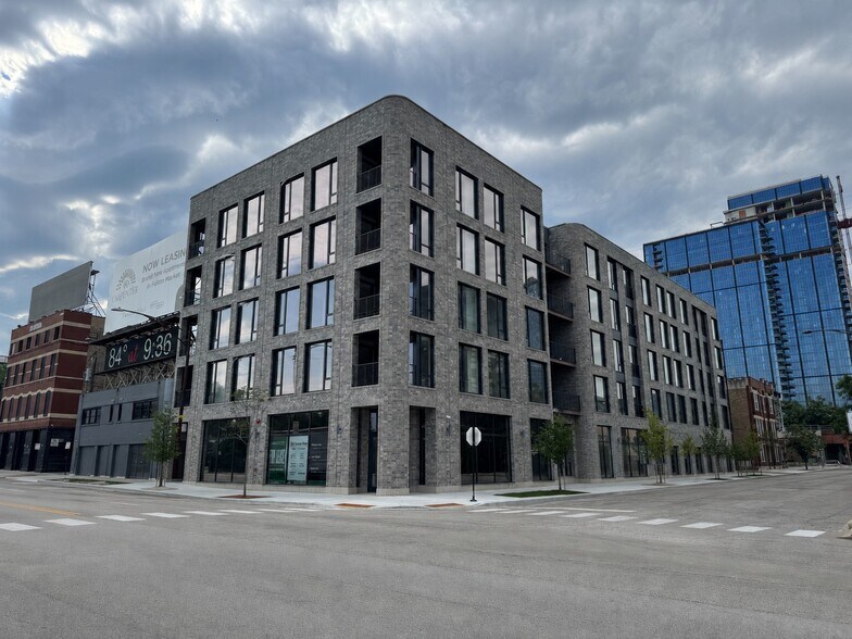 More Photos Of 465 N Carpenter St, Chicago Apartments For Lease