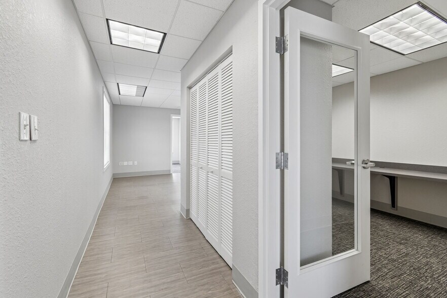 More Photos Of 575 Indian Rocks Rd N, Belleair Bluffs Medical For Lease