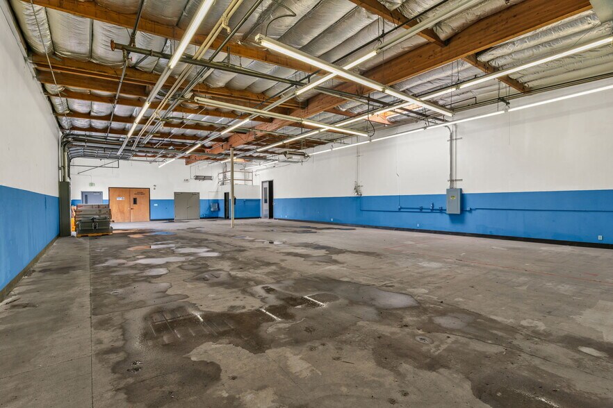 More Photos Of 44368-44370 Old Warm Springs Blvd, Fremont Warehouse For Lease