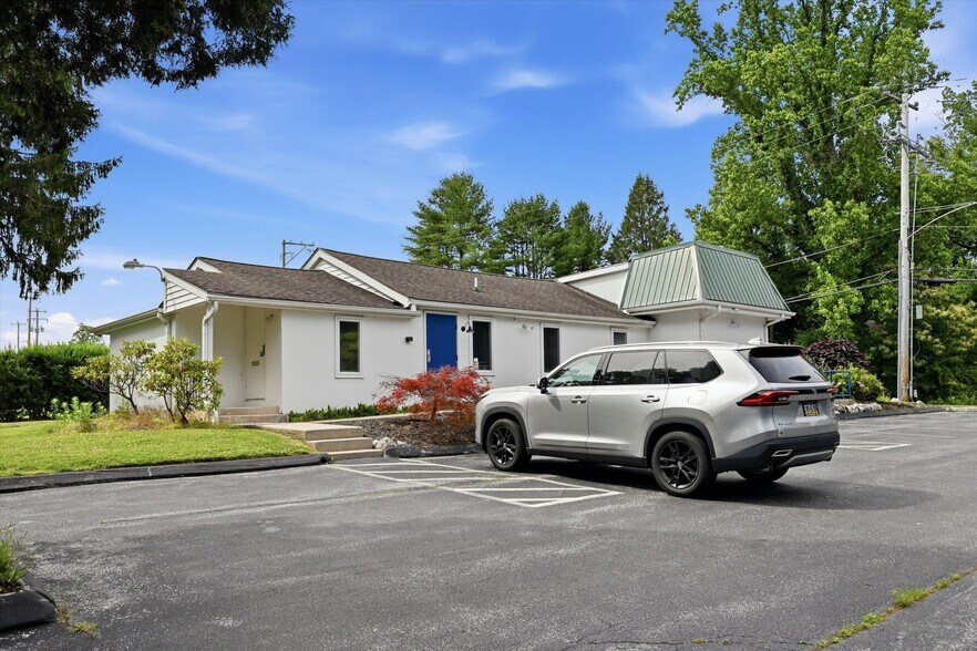 More Photos Of 103 Garris Rd, Downingtown Medical For Sale