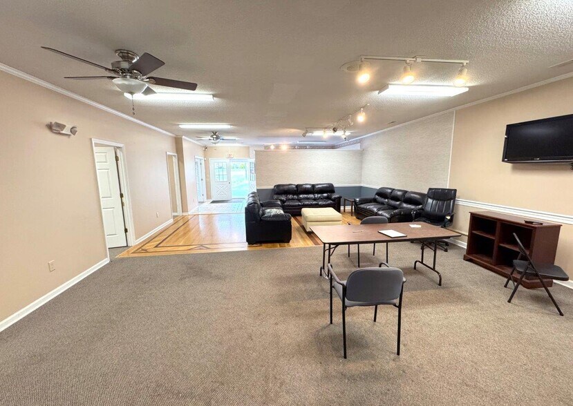 More Photos Of 1748 S Main St, Rocky Mount Office For Sale