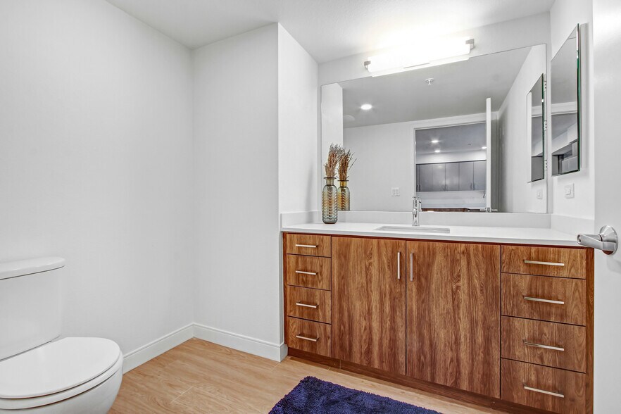 More Photos Of 6625 Reseda Blvd, Reseda Apartments For Lease