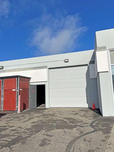 More Photos Of 960 Hopper Ave, Santa Rosa Flex For Lease