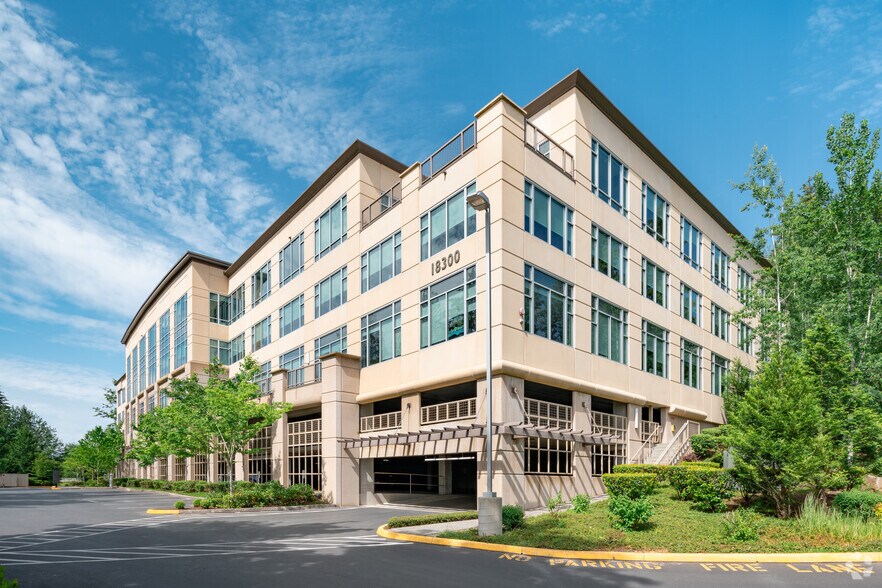 More Photos Of 18300 Redmond Way, Redmond Office For Lease