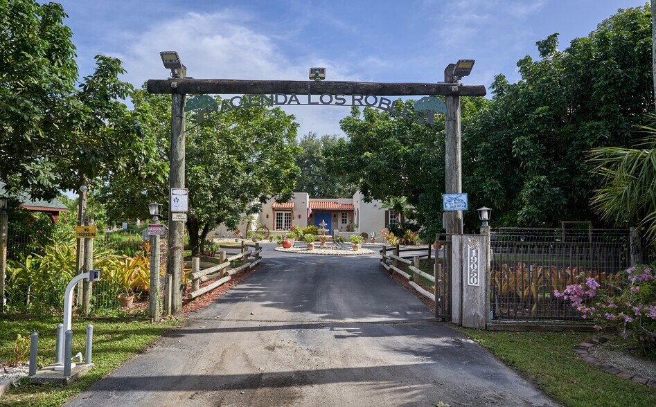 More Photos Of 19050 SW 194th Ave, Miami Specialty For Sale