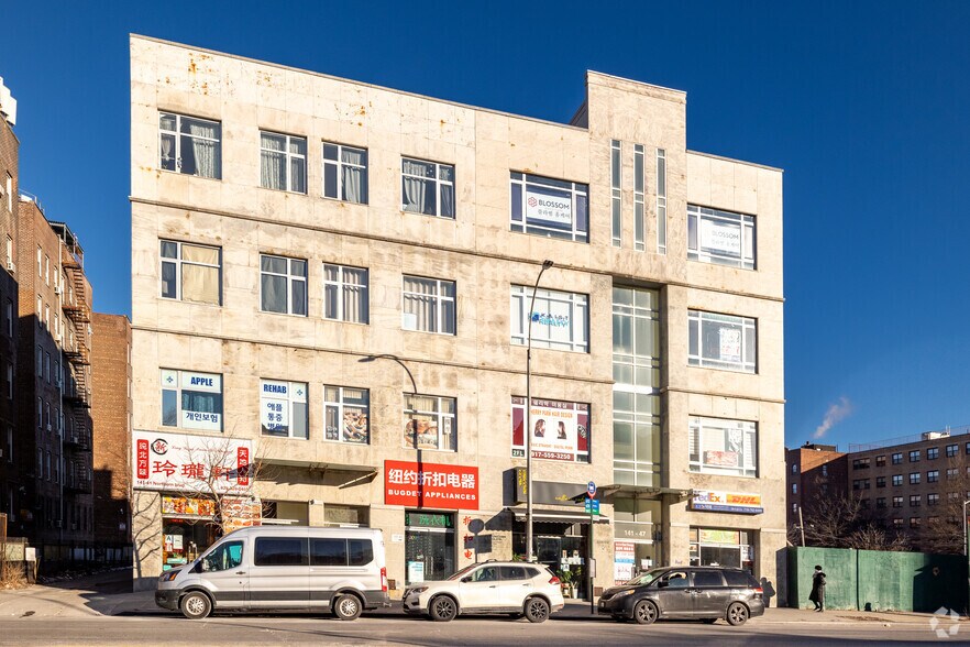 More Photos Of 141-43 Northern Blvd, Flushing Office For Sale