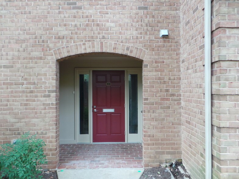 More Photos Of 7369 McWhorter Pl, Annandale Office For Sale