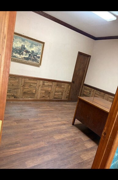 More Photos Of 806 Westover Dr, Danville Freestanding For Lease