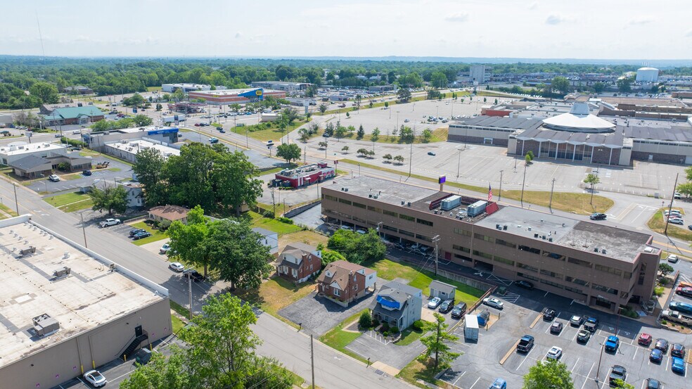 More Photos Of 4150 Crescent Dr, Saint Louis Office For Sale