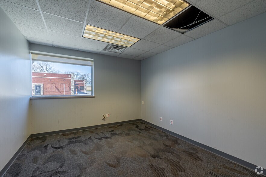 More Photos Of 2860, 2870 & 2880 Coolidge Hwy, Berkley General Retail For Sale