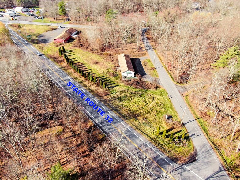 More Photos Of 8 Rt 32A, Saugerties Service Station For Sale