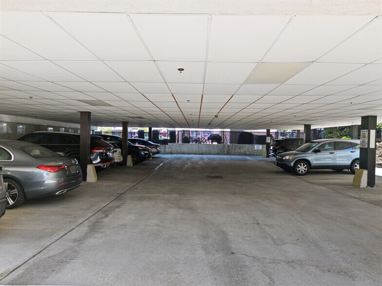 More Photos Of 670 Bergen Blvd, Ridgefield Medical For Sale