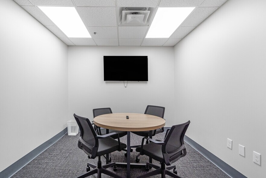 More Photos Of 200 W Towsontown Blvd, Towson Office For Sale