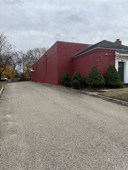 More Photos Of 209 Center St, Lakehurst Warehouse For Sale